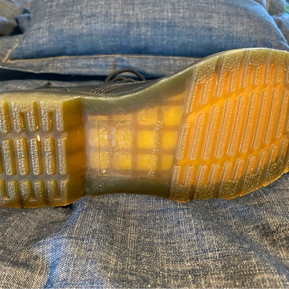 Dr. Martens virginia leather ankle boots, like new condition! - Picture 2 of 5